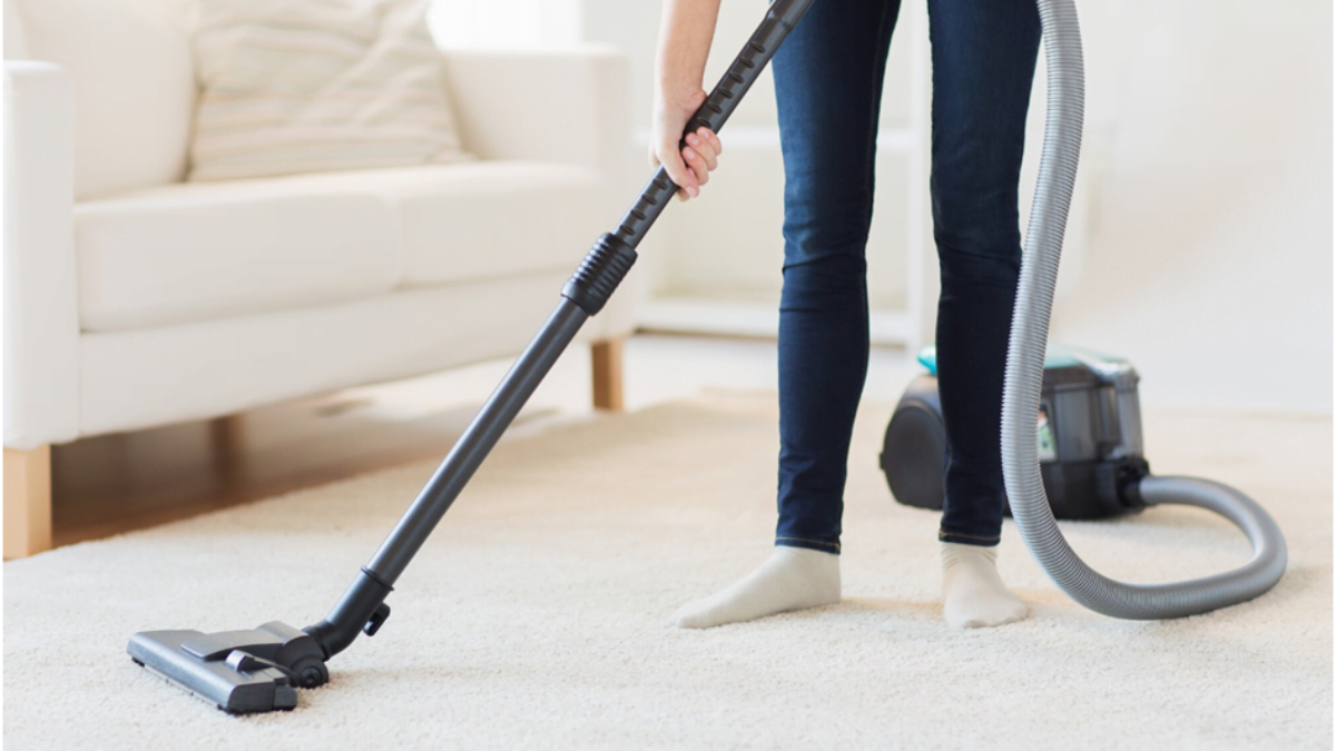 Exploring the Different Types of Tools for Deep Cleaning Your Carpet Flooring